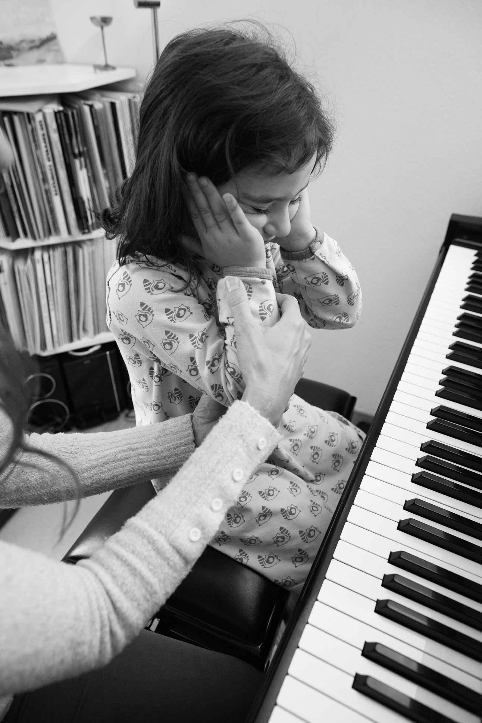 Eva teaching a child student